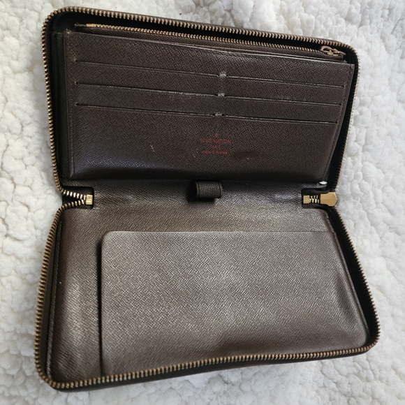 Louis Vuitton wallet - Picture 5 of 12